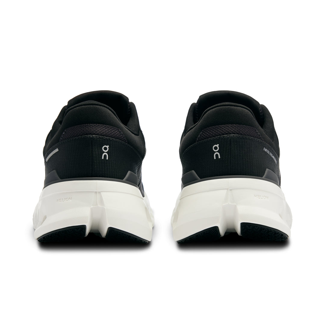 On Cloudrunner 2 men&