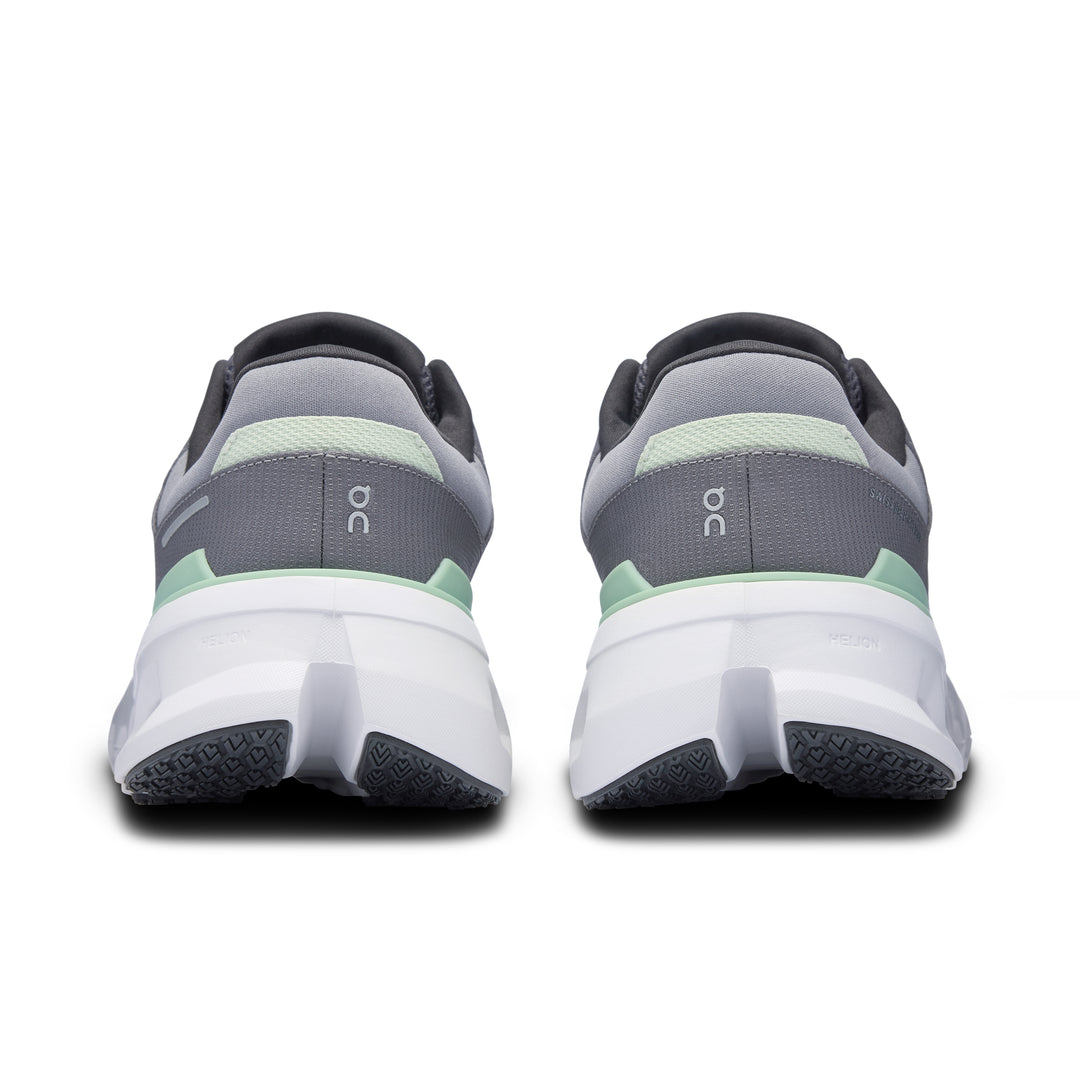 On Cloudrunner 2 men&