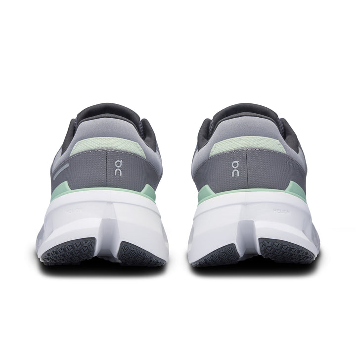 On Cloudrunner 2 men&