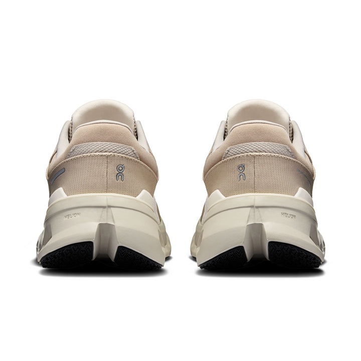 On Cloudrunner 2 men&