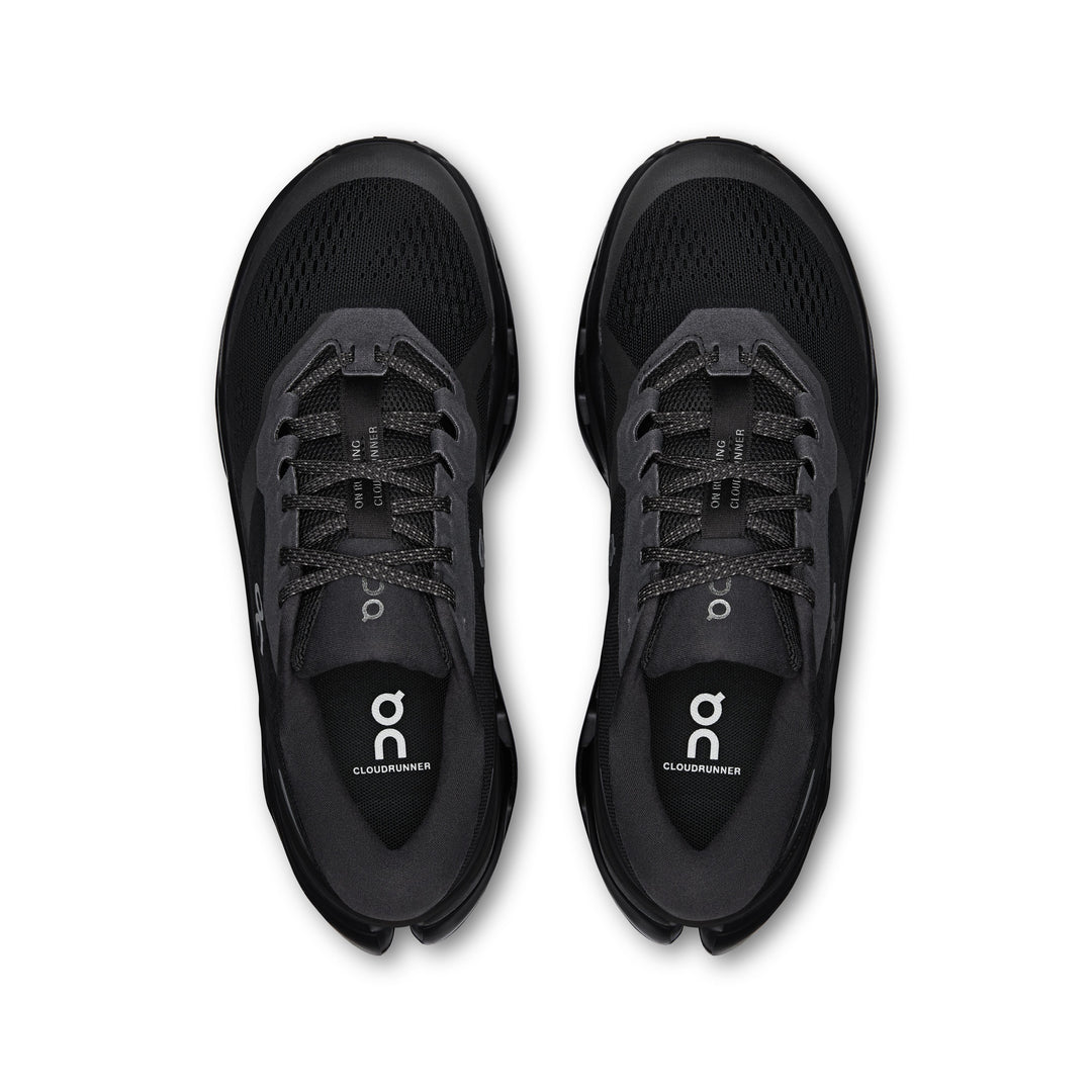 On Cloudrunner 3 men&
