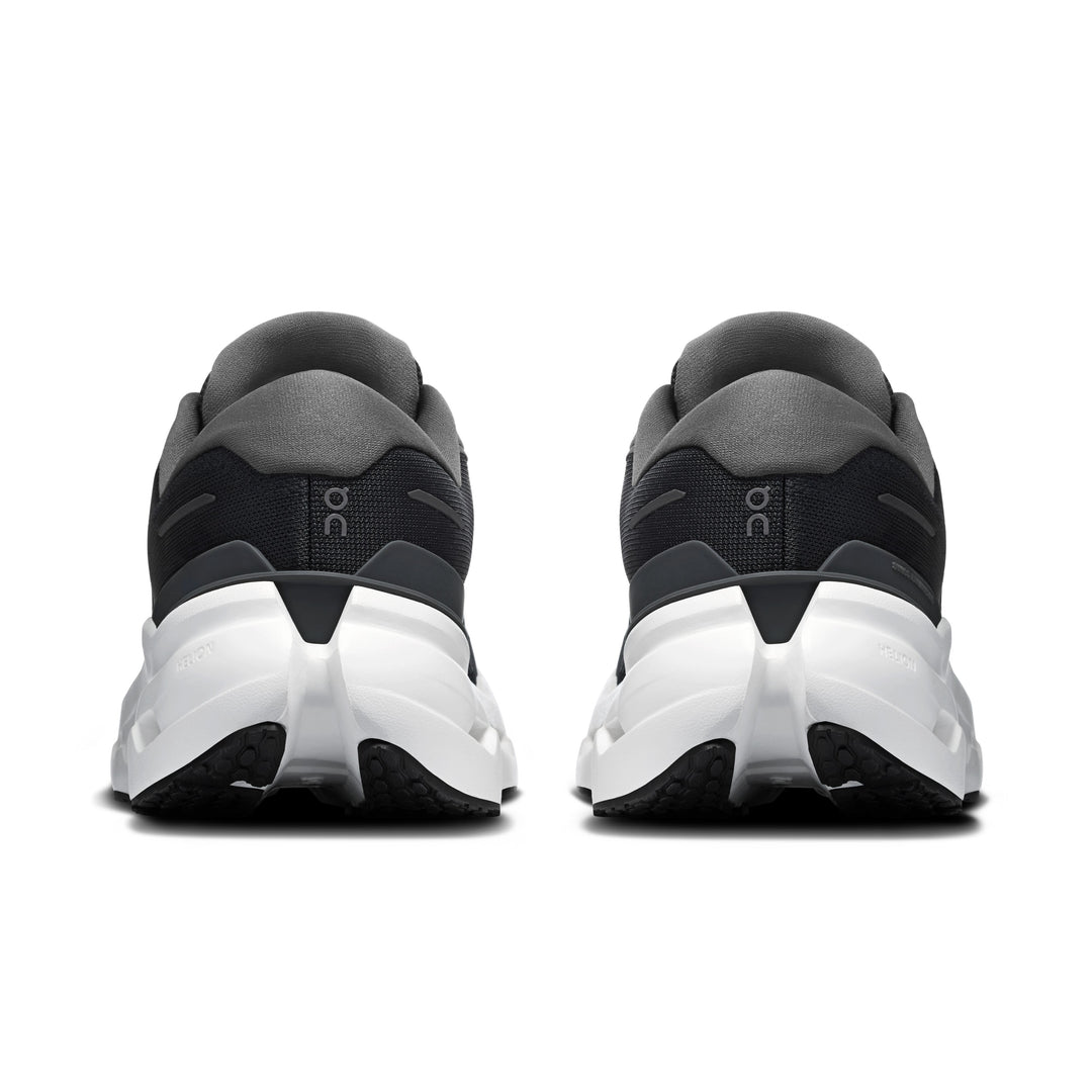 On Cloudrunner 3 men&