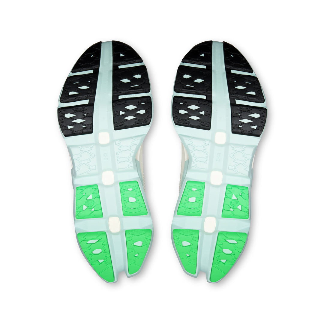 On Cloudmonster 3 Hyper women&