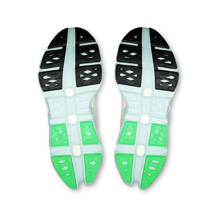 On Cloudmonster 3 Hyper women&