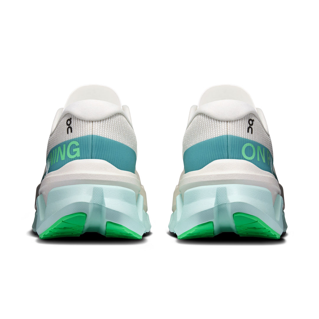 On Cloudmonster 3 Hyper women&