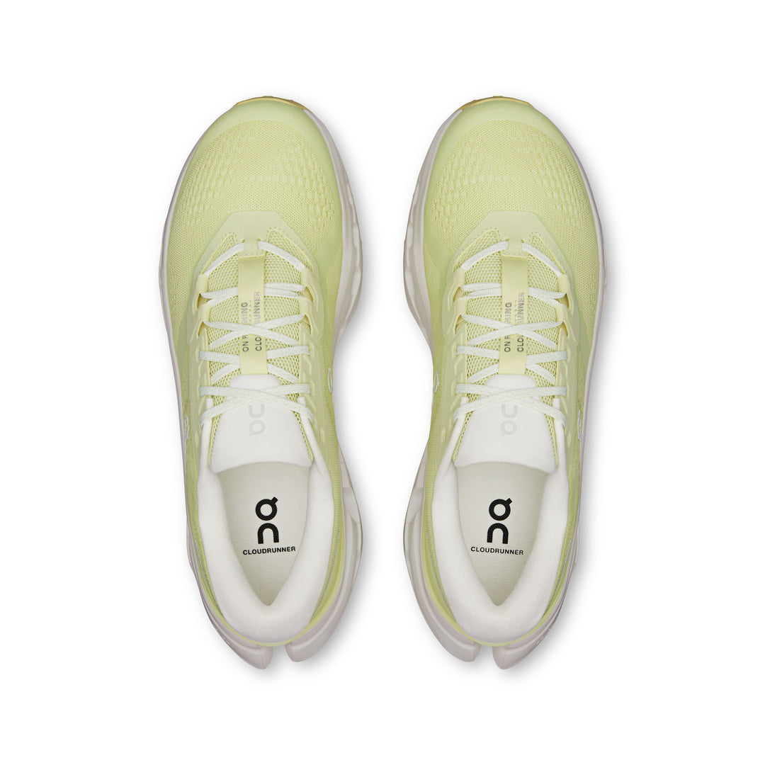 On Cloudrunner 3 men&