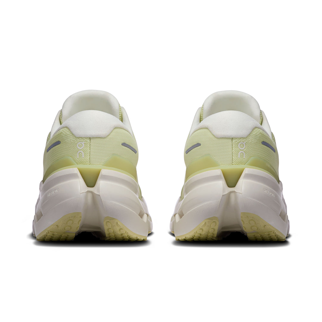 On Cloudrunner 3 men&