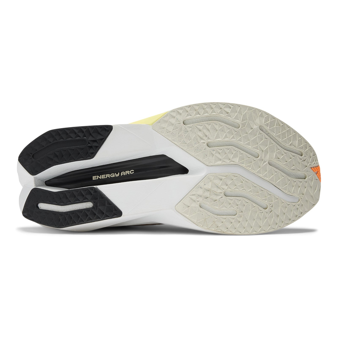 New Balance FuelCell SuperComp Trainer 3 men’s in Angora and Hot Mango and Black, right shoe outsole 