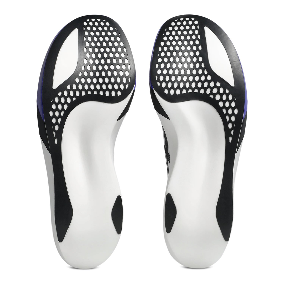 ASICS MetaSpeed Ray in White and Cobalt Burst, pair of outsoles 